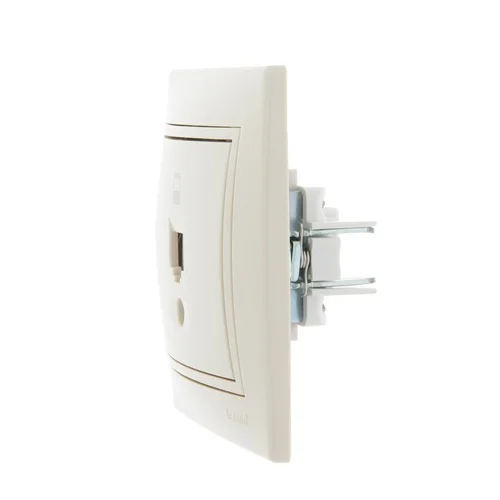 Розетка компьютерная 1-м СП Mira RJ45 крем./крем.. LEZARD 701-0303-139