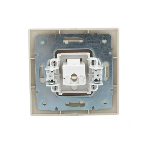 Розетка компьютерная 1-м СП Mira RJ45 крем./крем.. LEZARD 701-0303-139