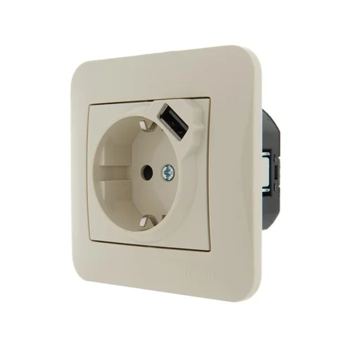 Розетка 1-м СП Karina 16А с заземл. с заряд. устройством USB механизм крем. LEZARD 707-0388-181