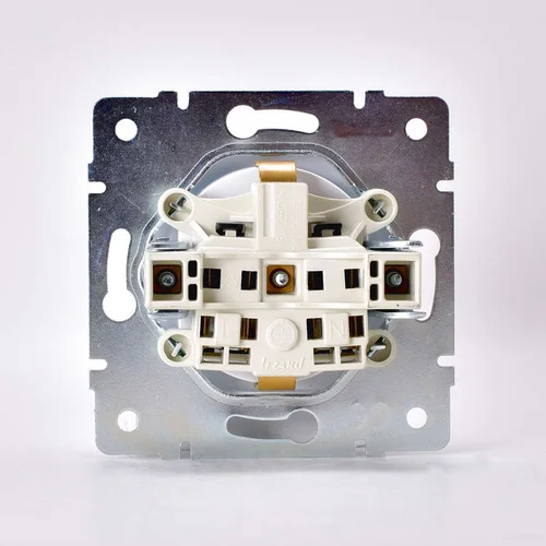 Розетка 1-м СП Karina с заземл. с крышкой термопласт механизм жемчуж./бел. перламутр. LEZARD 707-308