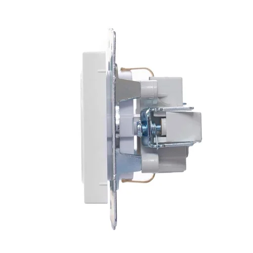 Розетка 1-м СП Vesna с заземл. ПБТ механизм бел. LEZARD 742-0288-122B