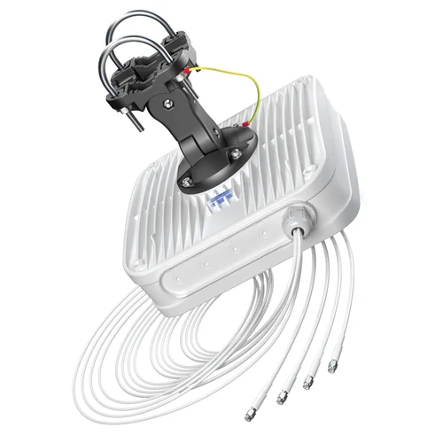 Секторная антенна QuPanel LTE MIMO 4x4, LTE, 5м кабель, SMA разъём