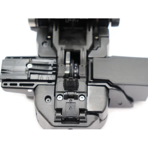 Скалыватель прецизионный Fujikura CT-16 с контейнером для сбора осколков волокна