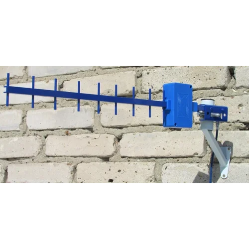 Стеновой кронштейн для крепления антенн