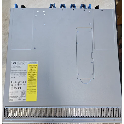 Коммутатор Cisco Nexus N9K-C93180YC-FX3, направление охлаждения Port-side Exhaust (повреждены коннекторы антенн)