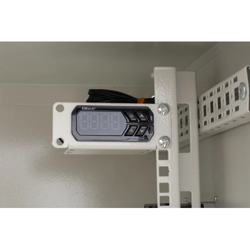 Шкаф настенный 15U с обзорной дверью, IP55, глубина 450мм (охлаждение, контроль климата)