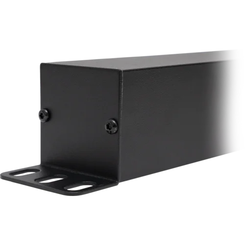 Блок электрических розеток на 8 гнезд C13, шнур питания 1.8 м с вилкой C20