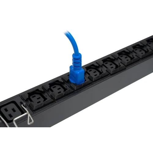 Блок электрических розеток на 20хIEC320 C13 и 4хIEC320 C19, шнур питания 3 м 3x6мм2 с вилкой IEC 60309 32A 2P＋E (IP44) 1221.0х50.0х44.4