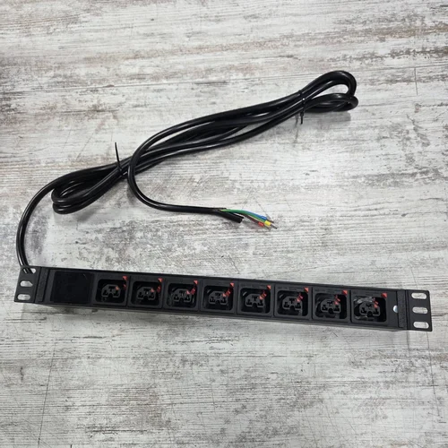 Блок розеток серии SNR-PDU с локальным измерением на 8хС13/C19 с фиксаторами, шнур питания 3м 3x2.5мм2 без вилки, 230В, 16A