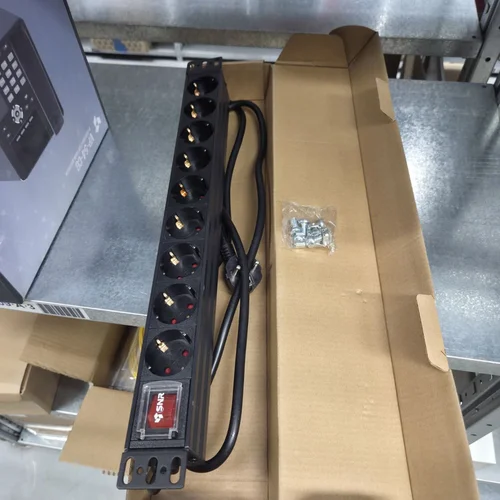 Блок розеток серии SNR-PDU базовый на 9хSchuko, шнур питания 2 м 3x1.5 мм² с вилкой Schuko, 16A